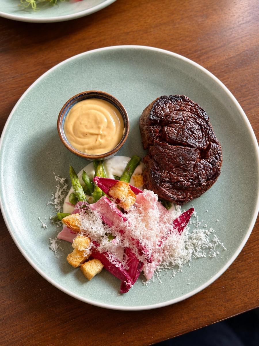 A beautifully plated fillet steak at The Yew Tree